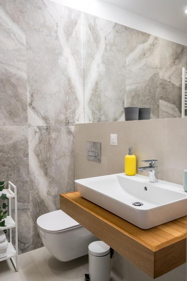 Contemporary Haven - 1 Bedroom With A Balcony Charm Bucharest