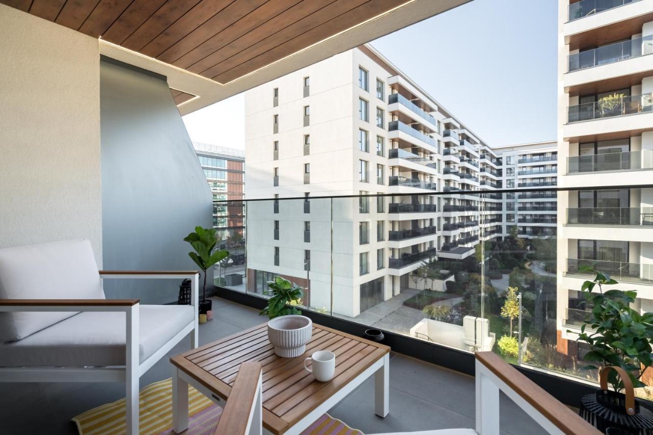 Apartment Contemporary Haven - 1 Bedroom With A Balcony Charm Bucharest