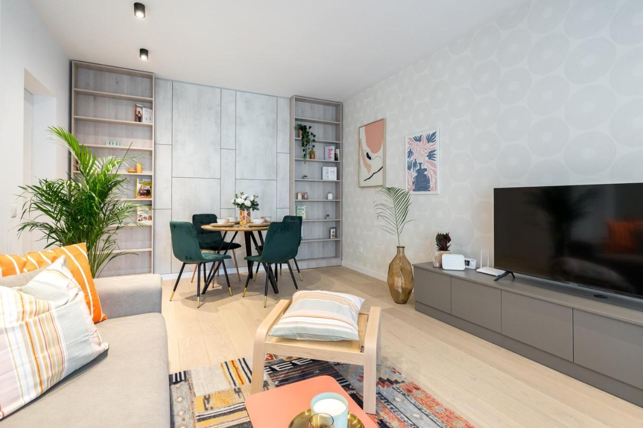 Contemporary Haven - 1 Bedroom With A Balcony Charm Bucharest